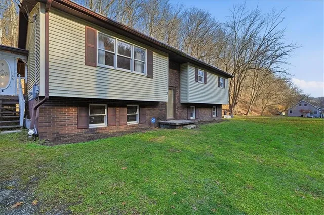 $195,000 | 1035 California Drive, Coal Center, PA 15423