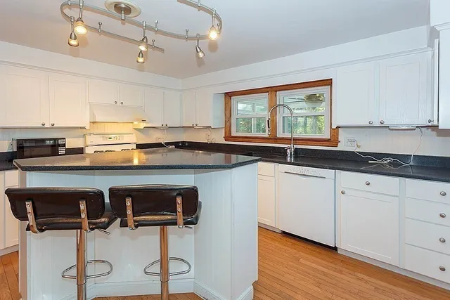 $549,900 | 28 Sprague Avenue, Chelmsford, MA 01824