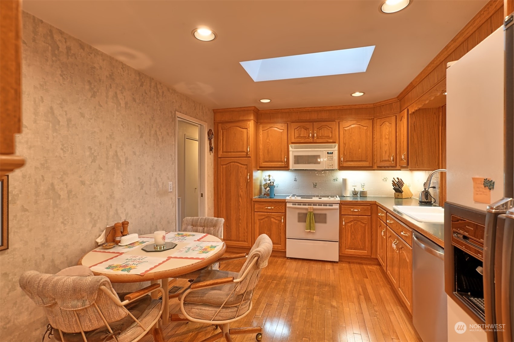 15802 119th Avenue Northeast Bothell, WA 98011 - Photo 5 of 23