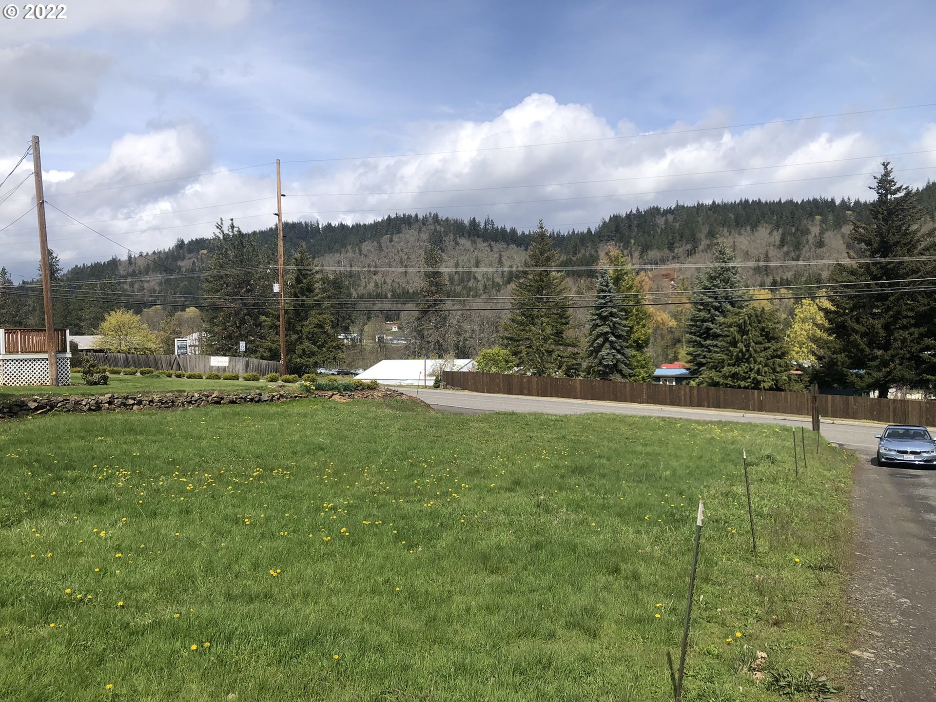 145 Loop Road White Salmon, WA 98672 - Photo 2 of 5