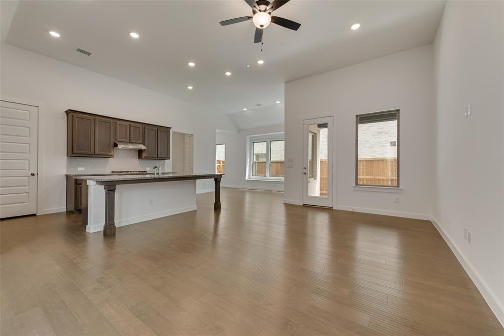 635 Caprice Bluff Fate, TX 75189 - Photo 11 of 34