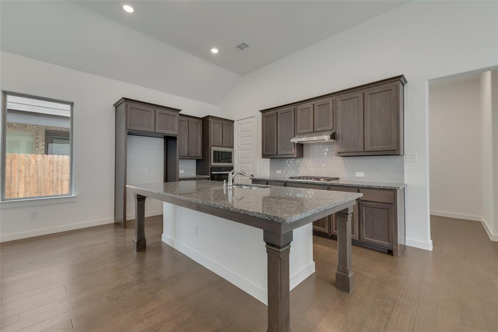 635 Caprice Bluff Fate, TX 75189 - Photo 12 of 34