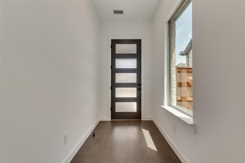 635 Caprice Bluff Fate, TX 75189 - Photo 4 of 34