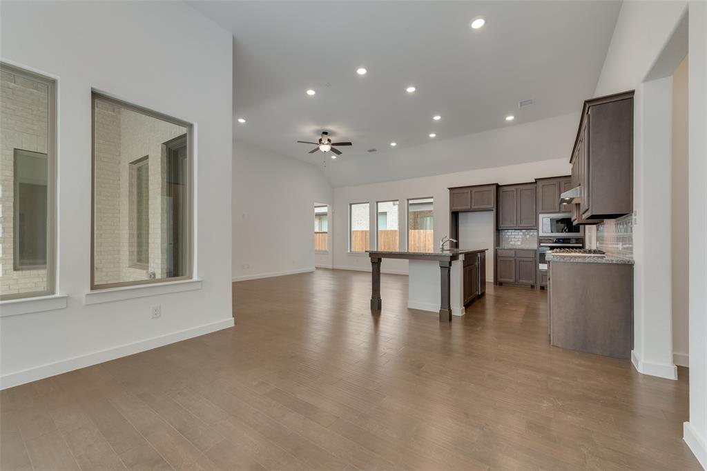 635 Caprice Bluff Fate, TX 75189 - Photo 6 of 34