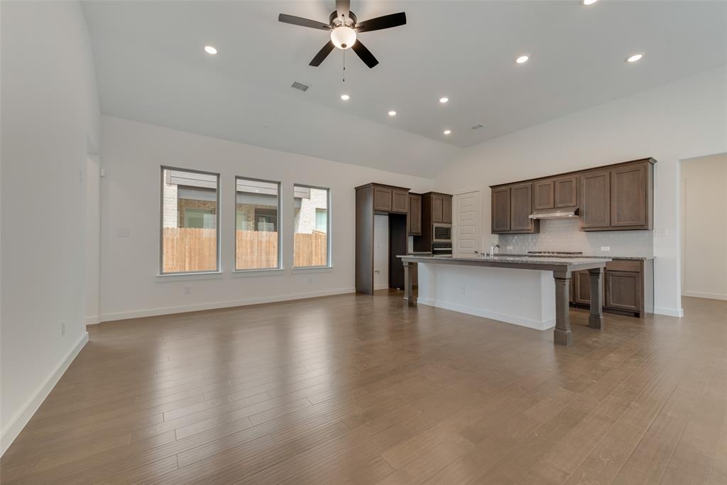 635 Caprice Bluff Fate, TX 75189 - Photo 10 of 34