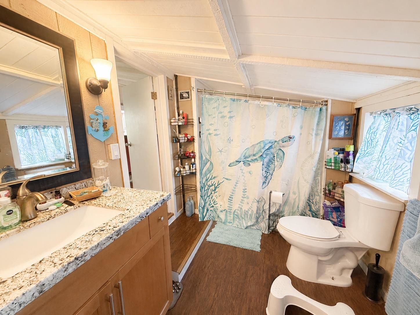2615 Kaupakalua Road Haiku, HI 96708 - Photo 40 of 47 Plantation House - Bathroom