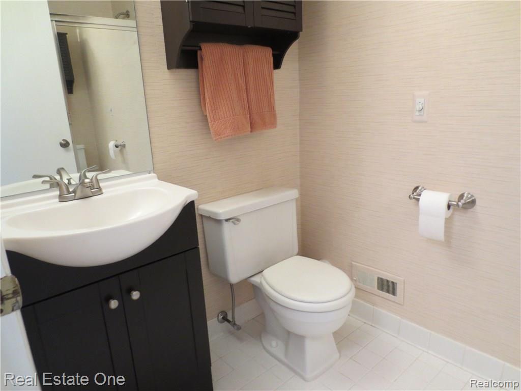 1306 Brook Lane, Unit 286 Rochester Hills, MI 48306 - Photo 18 of 23