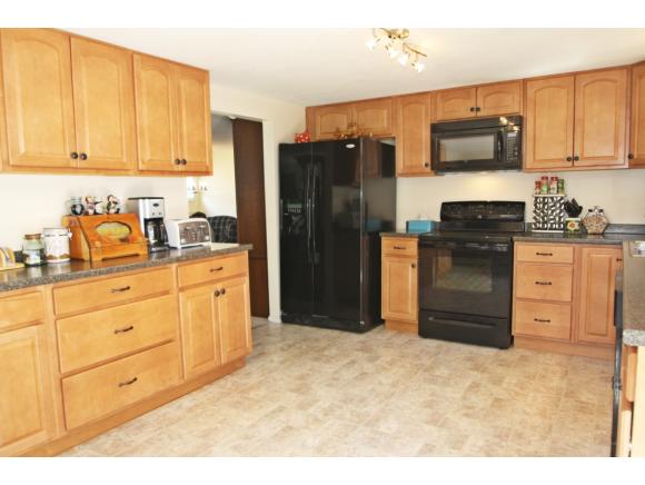 3 Gary Drive Rochester, NH 03867 - Photo 3 of 18