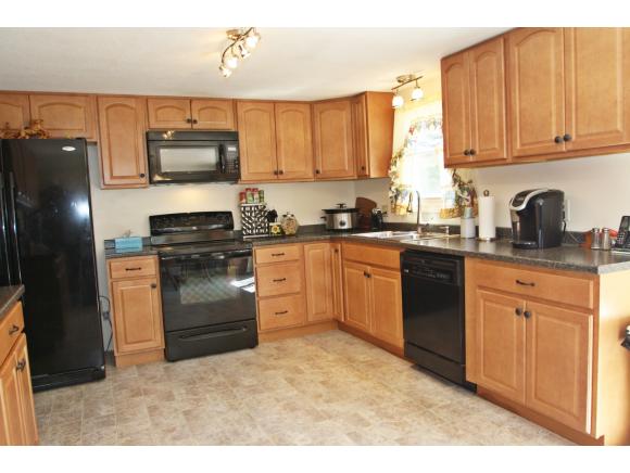 3 Gary Drive Rochester, NH 03867 - Photo 4 of 18