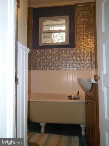 1003 Overbrook Road Baltimore, MD 21239 - Photo 16 of 28 Bath