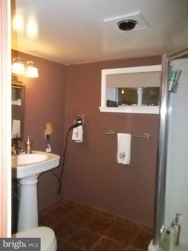 1003 Overbrook Road Baltimore, MD 21239 - Photo 24 of 28 Bath