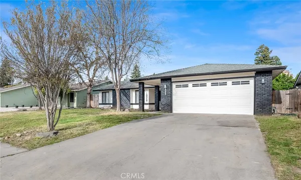 $420,000 | 1828 South Hillcrest Drive, Visalia, CA 93292