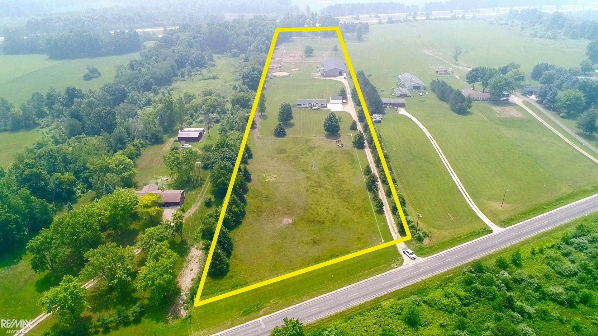 4377 Genesee Road Lapeer, MI 48446 - Photo 16 of 45 50113228-15.JPG