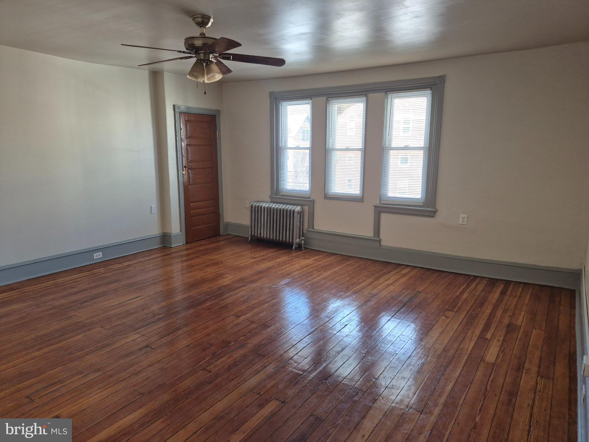 4610 Chester Avenue, Unit 3 Philadelphia, PA 19143 - Photo 4 of 16 livingroom