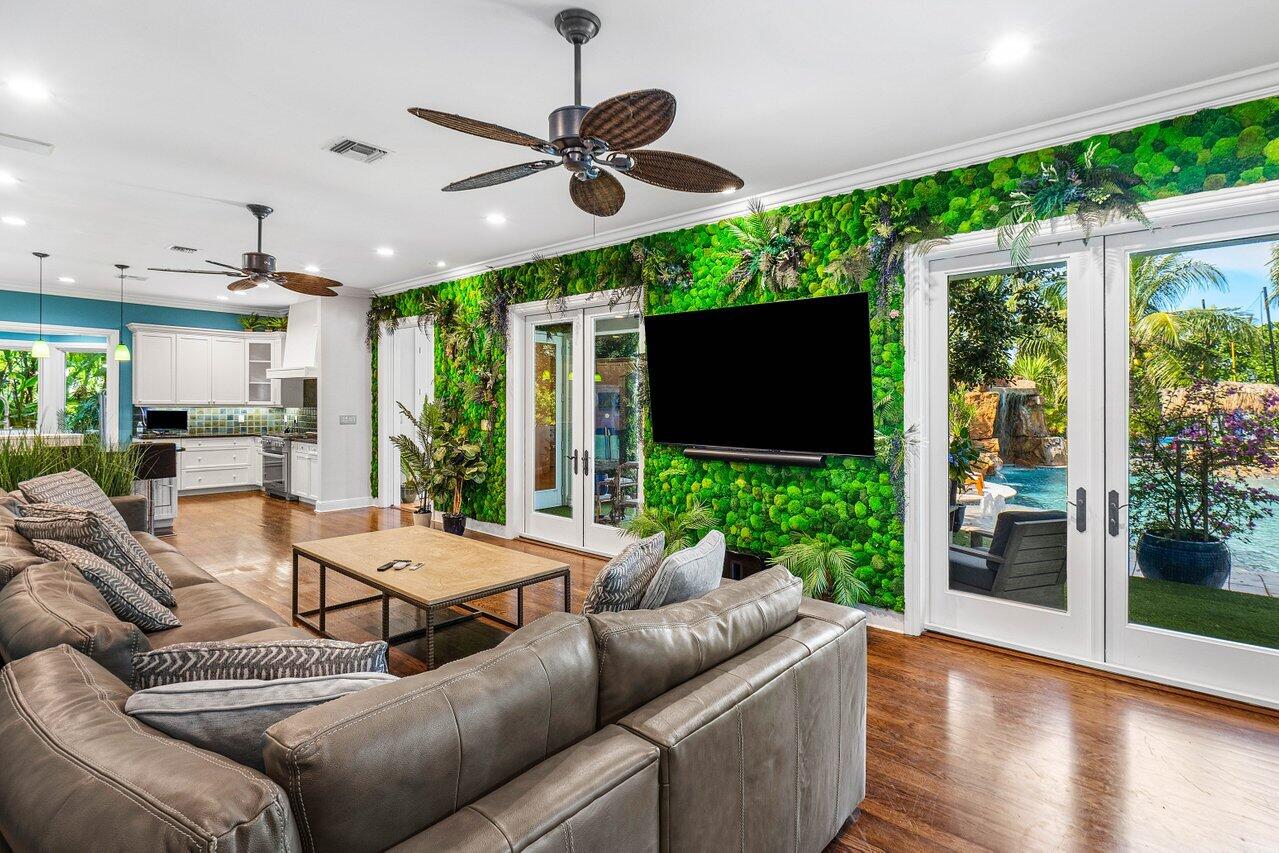 963 Eve Street Delray Beach, FL 33483 - Photo 13 of 83 010-963EveStreet-DelrayBeach-FL-33483-SM