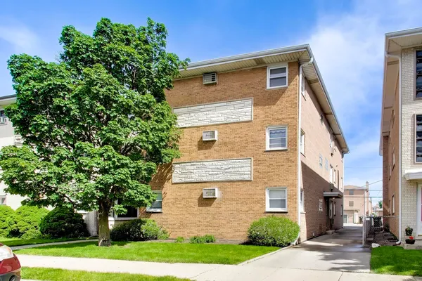 $2,800 | 8212 West Walsh Lane, Unit 1, River Grove, IL 60171