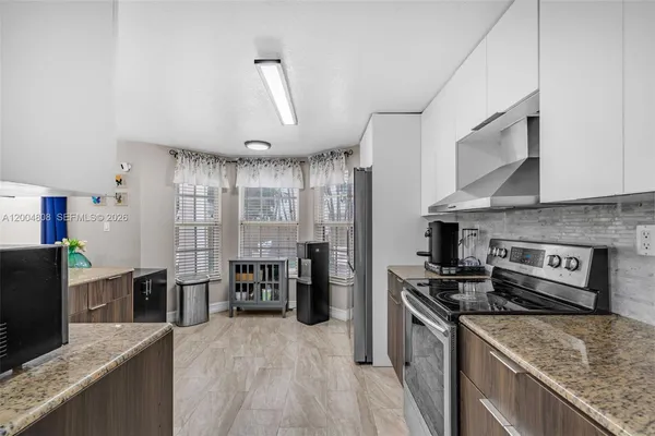 $1,125,000 | 16230 Northwest 84th Court, Miami Lakes, FL 33016