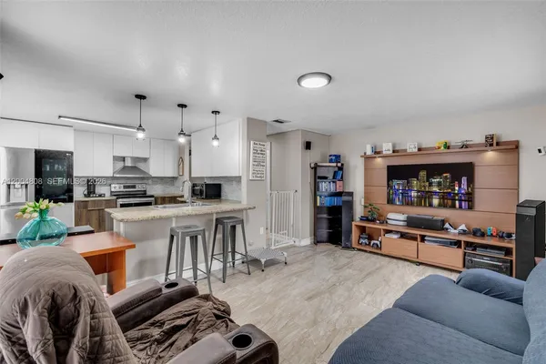 $1,125,000 | 16230 Northwest 84th Court, Miami Lakes, FL 33016