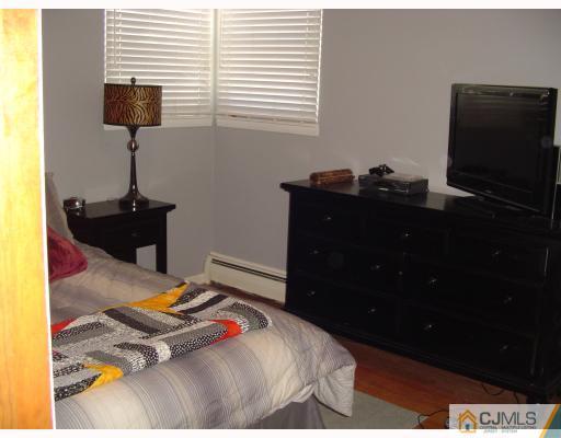 1390 Seminole Road North Brunswick, NJ 08902 - Photo 8 of 10 Gallery Image 8