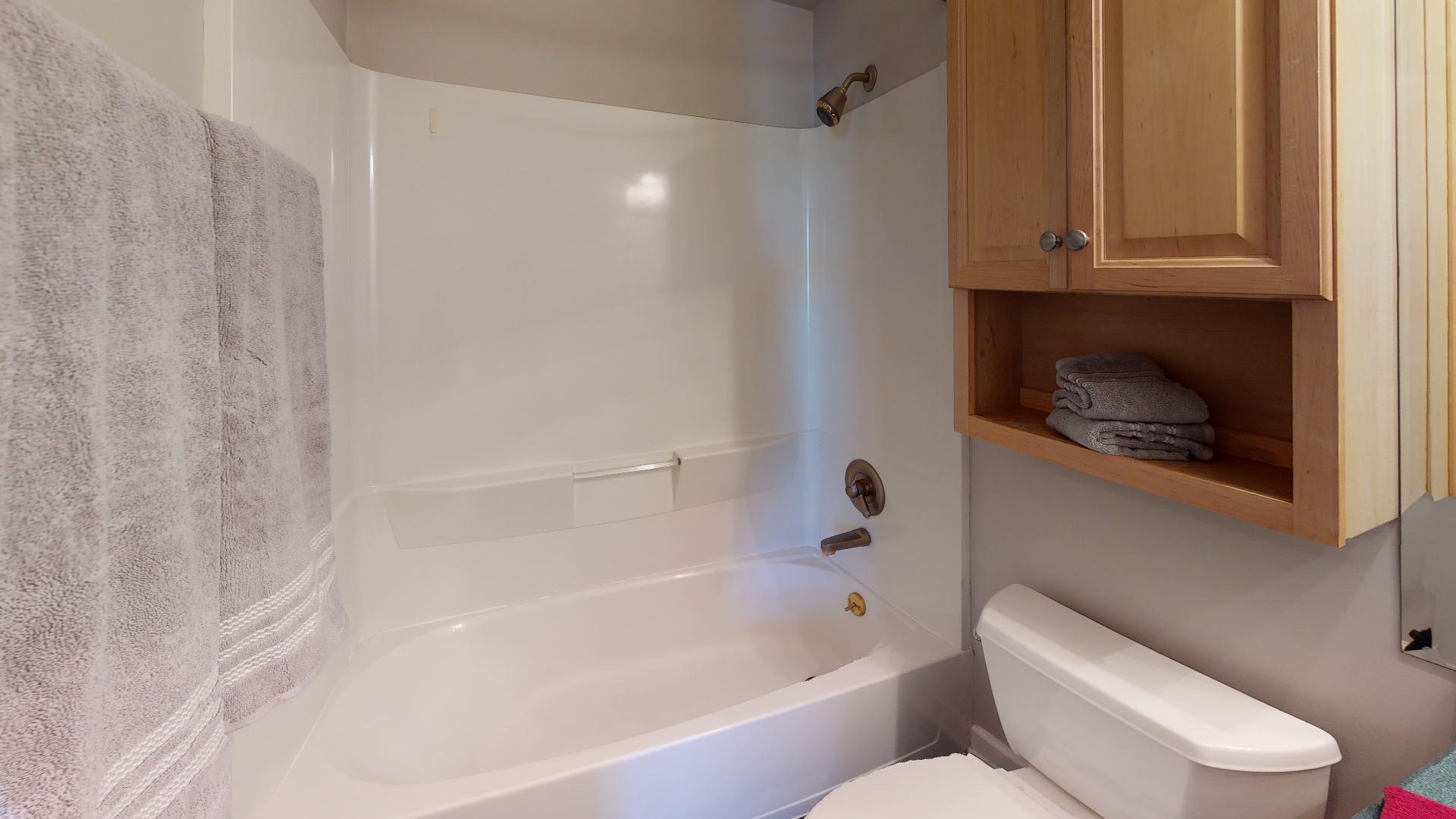 1445 Meyer Road Hoffman Estates, IL 60169 - Photo 13 of 33