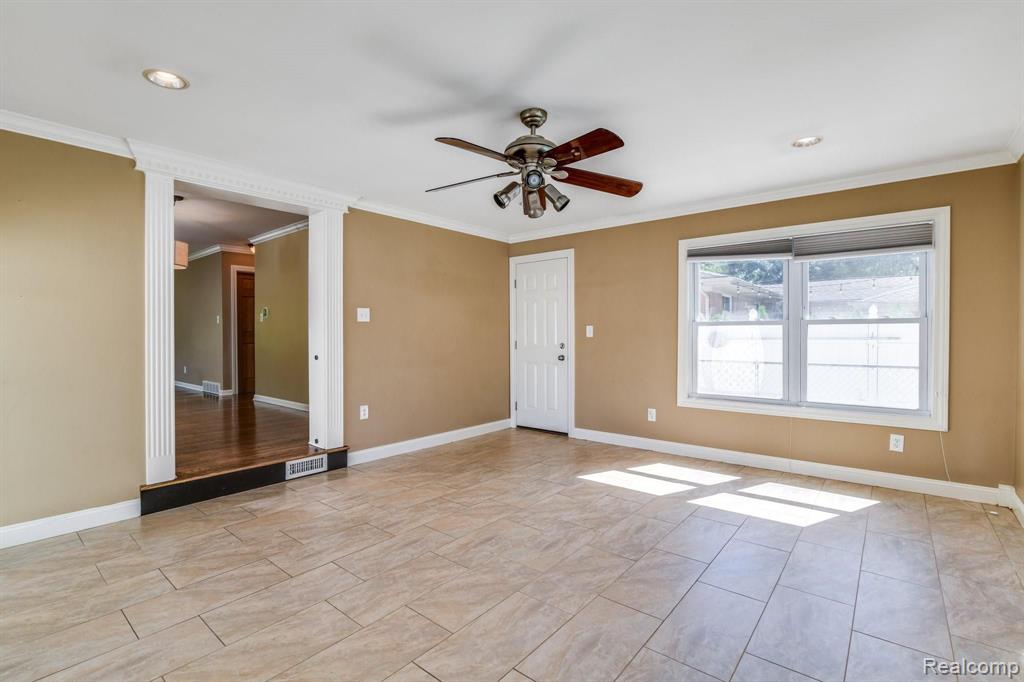 1389 North Pine Street Rochester Hills, MI 48307 - Photo 11 of 28