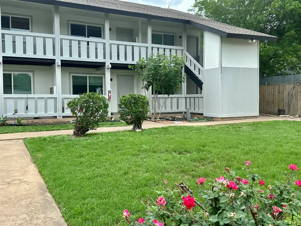 $850 | 10810 Newmont Road, Unit 7, Austin, TX 78758