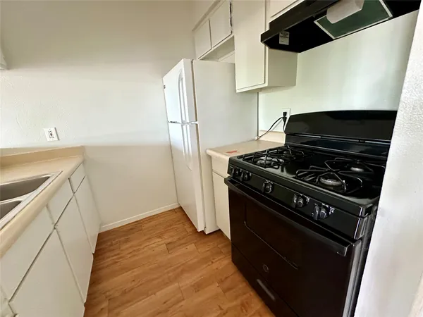 $850 | 10810 Newmont Road, Unit 7, Austin, TX 78758