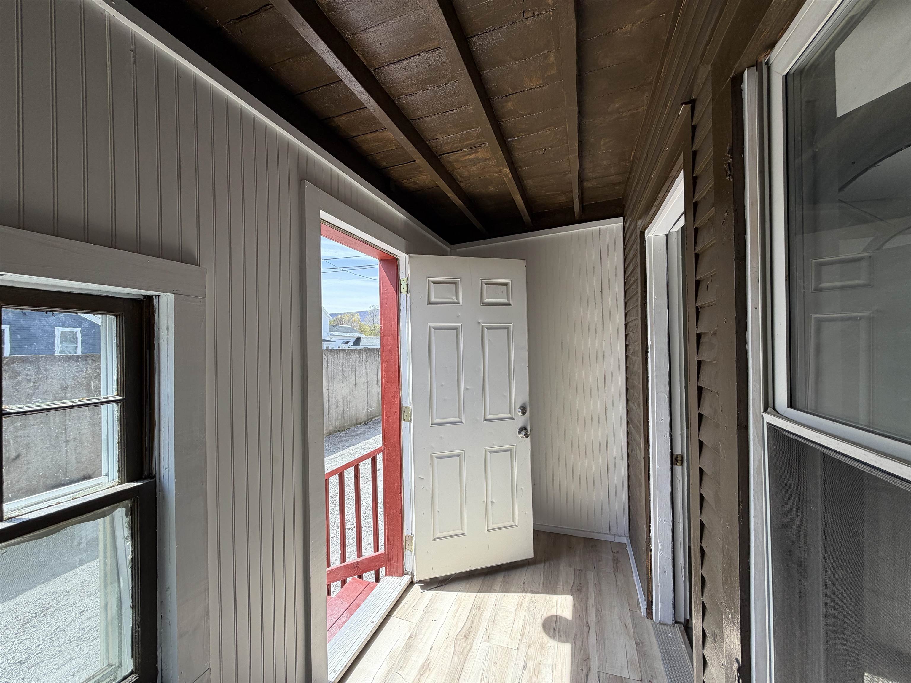340 Pleasant Street Bennington, VT 05201 - Photo 5 of 24