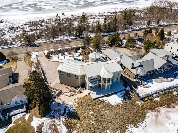 $4,000,000 | 4202 Minnesota Avenue, Duluth, MN 55802