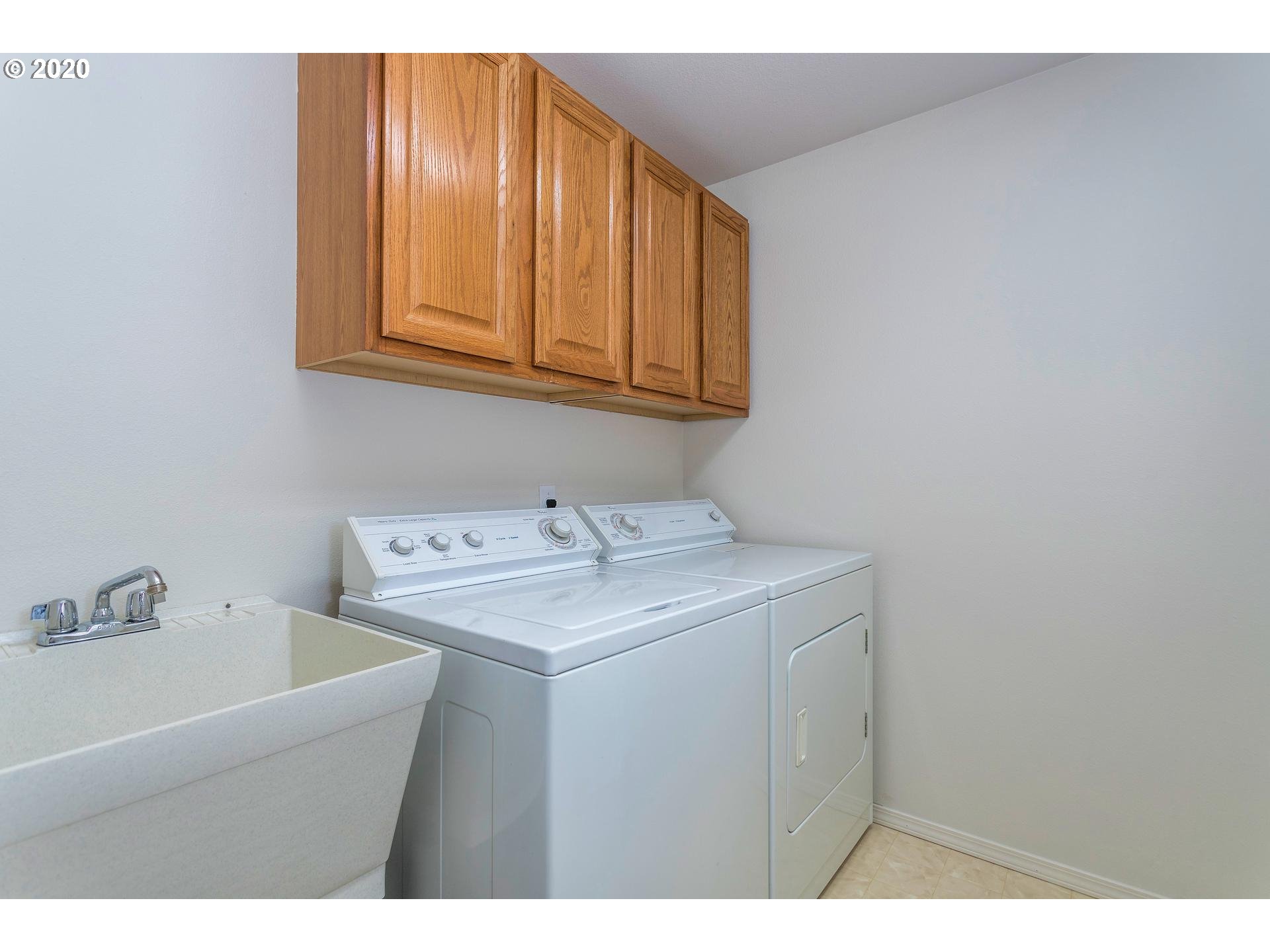 3804 Southwest Troy Street Portland, OR 97219 - Photo 17 of 21 Gallery Image 17
