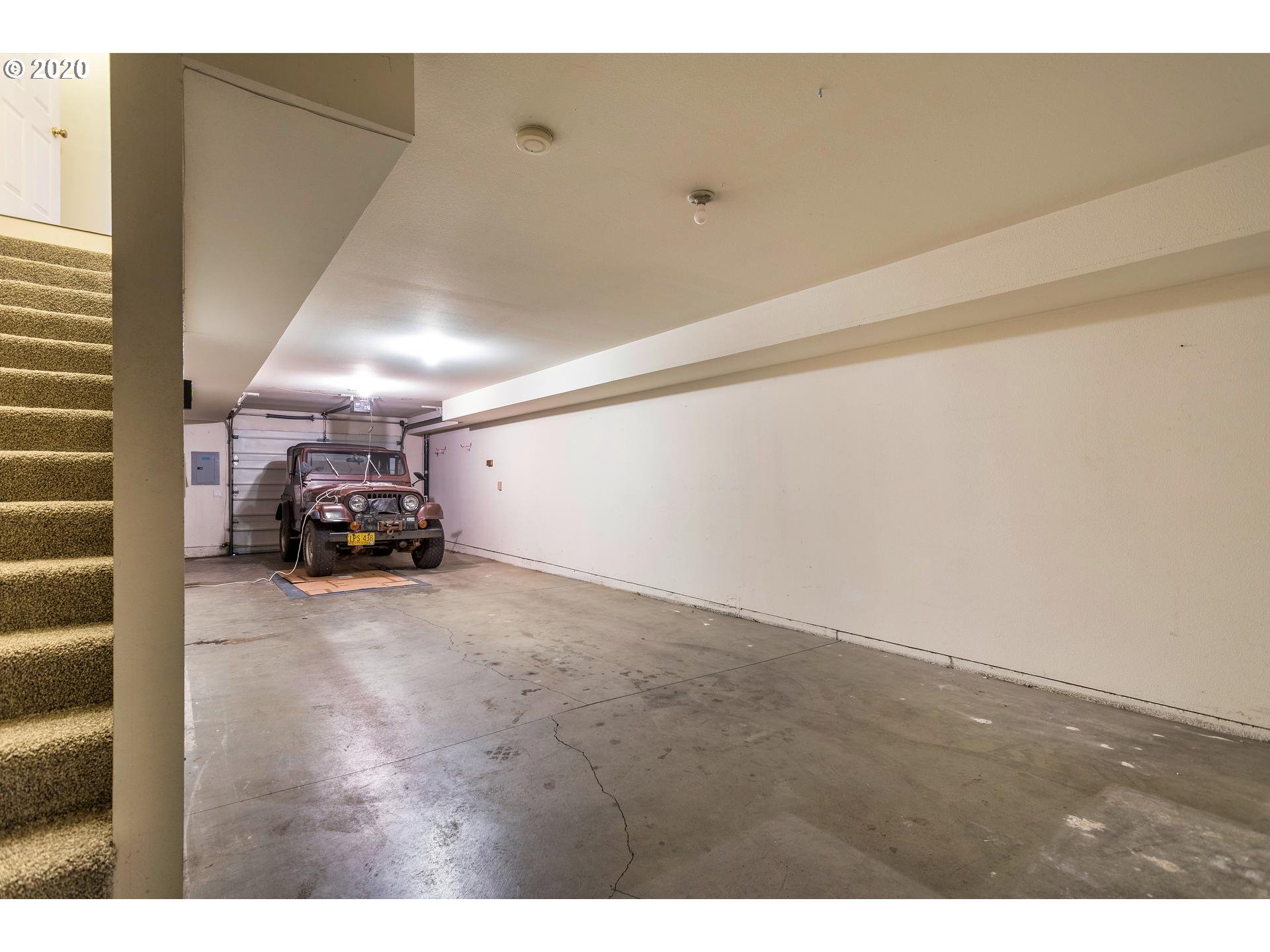 3804 Southwest Troy Street Portland, OR 97219 - Photo 19 of 21 Gallery Image 19