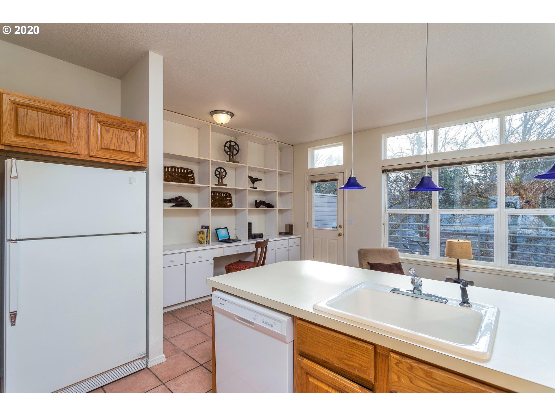 3804 Southwest Troy Street Portland, OR 97219 - Photo 7 of 21 Gallery Image 7