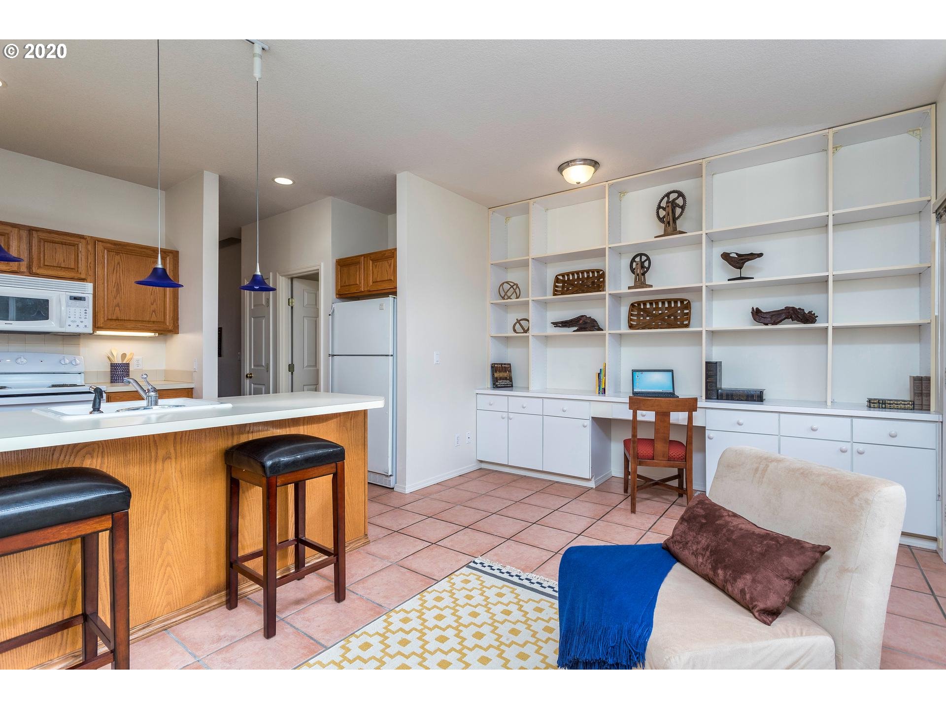 3804 Southwest Troy Street Portland, OR 97219 - Photo 9 of 21 Gallery Image 9