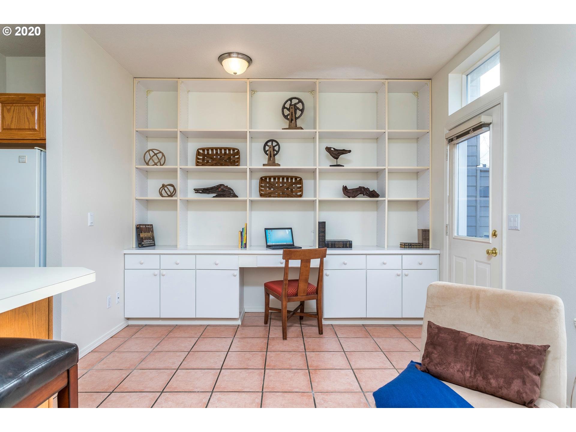 3804 Southwest Troy Street Portland, OR 97219 - Photo 10 of 21 Gallery Image 10