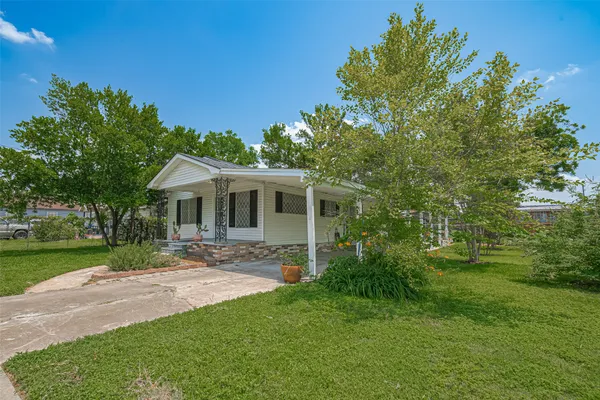 $295,000 | 220 Palmyra Street, Houston, TX 77022