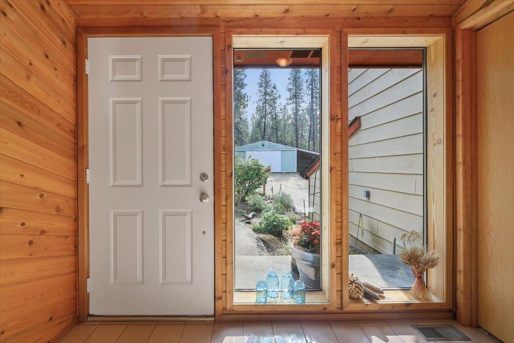 9105 South Sherman Road Spokane, WA 99224 - Photo 6 of 45