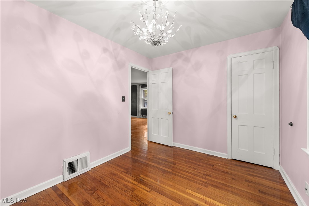 3201 Joslyn Road Cleveland, OH 44111 - Photo 18 of 36 1st floor bedroom