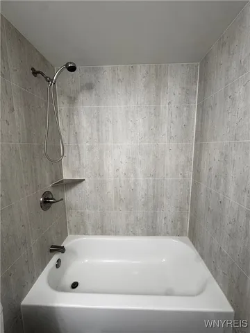 $1,200 | 9049 Zito Drive, Unit 6, Niagara Falls, NY 14304