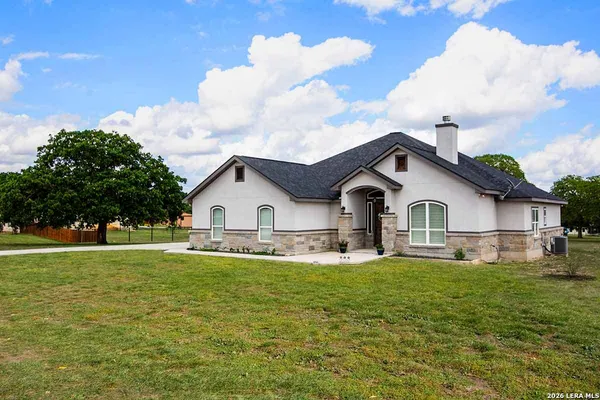 $579,900 | 104 North Tranquility, La Vernia, TX 78121