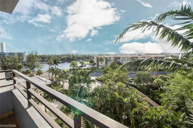 $2,800 | 500 Three Islands Boulevard, Unit 308, Hallandale Beach, FL 33009