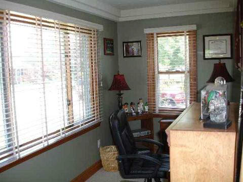 102 Roehrig Street Trenton, MI 48183 - Photo 7 of 9 589232-6.JPG