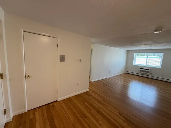 $2,000 | 154 Main Street, Unit 12, Everett, MA 02149