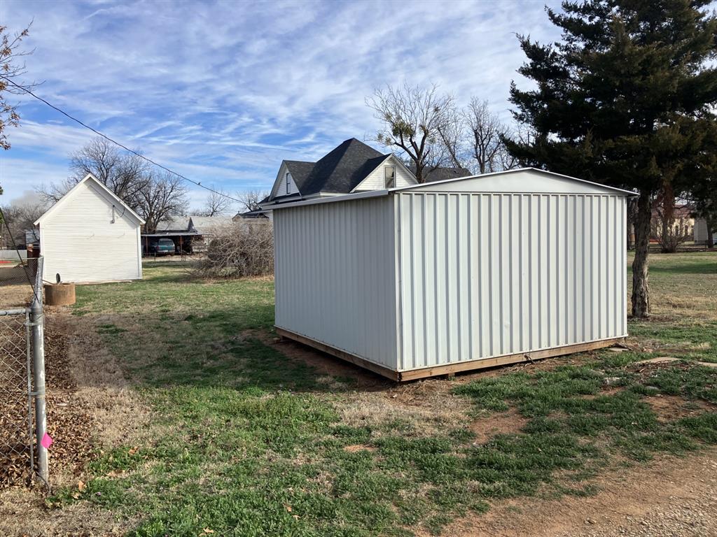 109 North Foley Street Seymour, TX 76380 - Photo 8 of 30