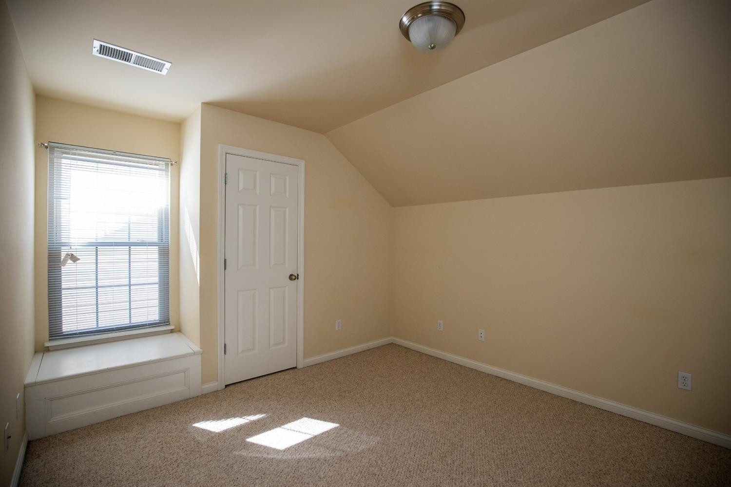 3025 Adwalton Road Lexington, KY 40509 - Photo 17 of 26 Listing Photo