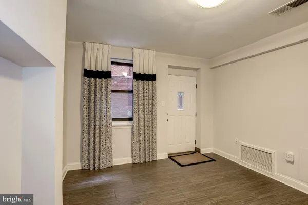 $2,650 | 2022 N Street Northwest, Unit B, Washington, DC 20036