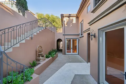$2,475,000 | 6611 Elverton Drive, Oakland, CA 94611