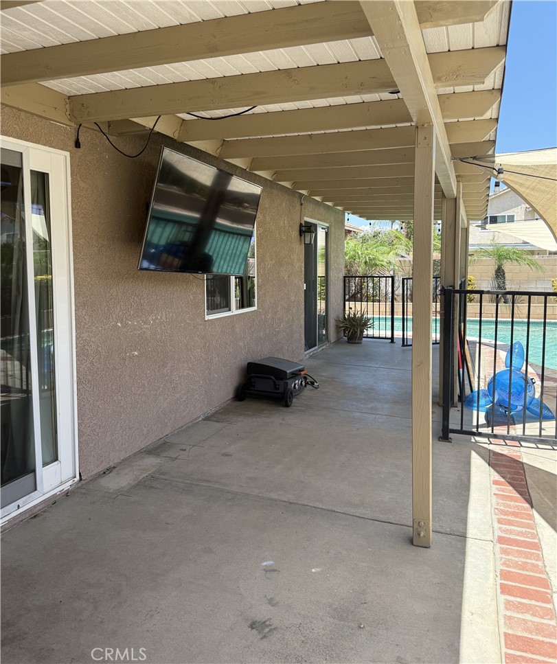 3165 Weatherby Drive Riverside, CA 92503 - Photo 22 of 30 Patio