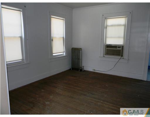 512 Parkside Road Plainfield, NJ 07060 - Photo 6 of 14 Gallery Image 6