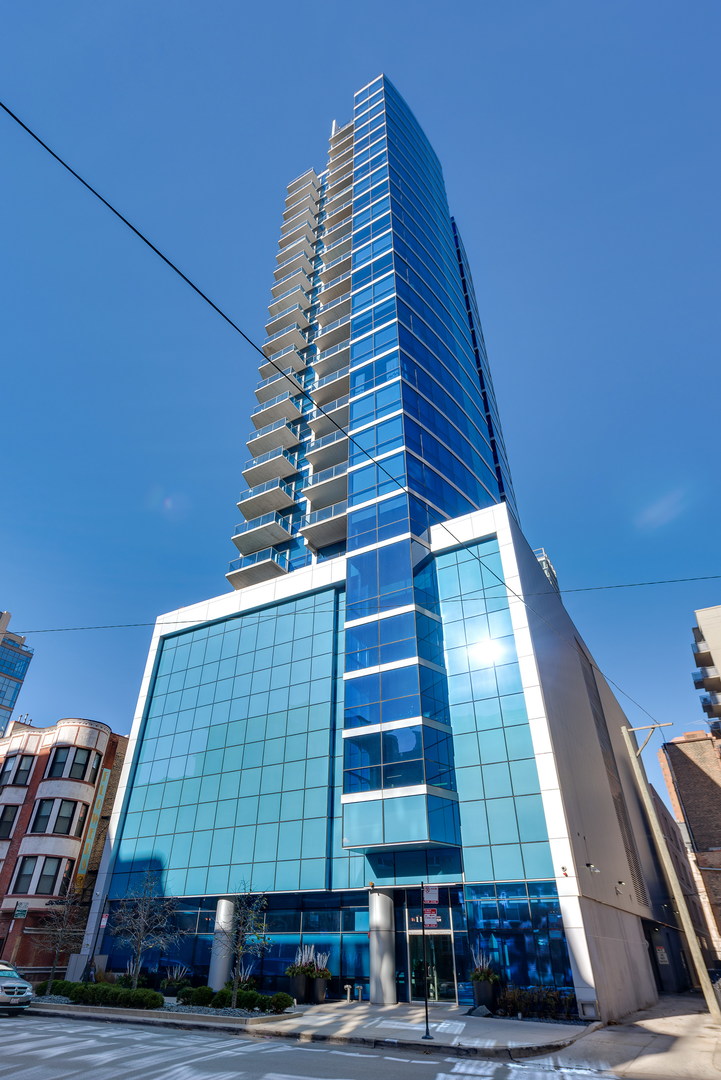 110 West Superior Street, Unit 2003 Chicago, IL 60654 - Photo 1 of 38