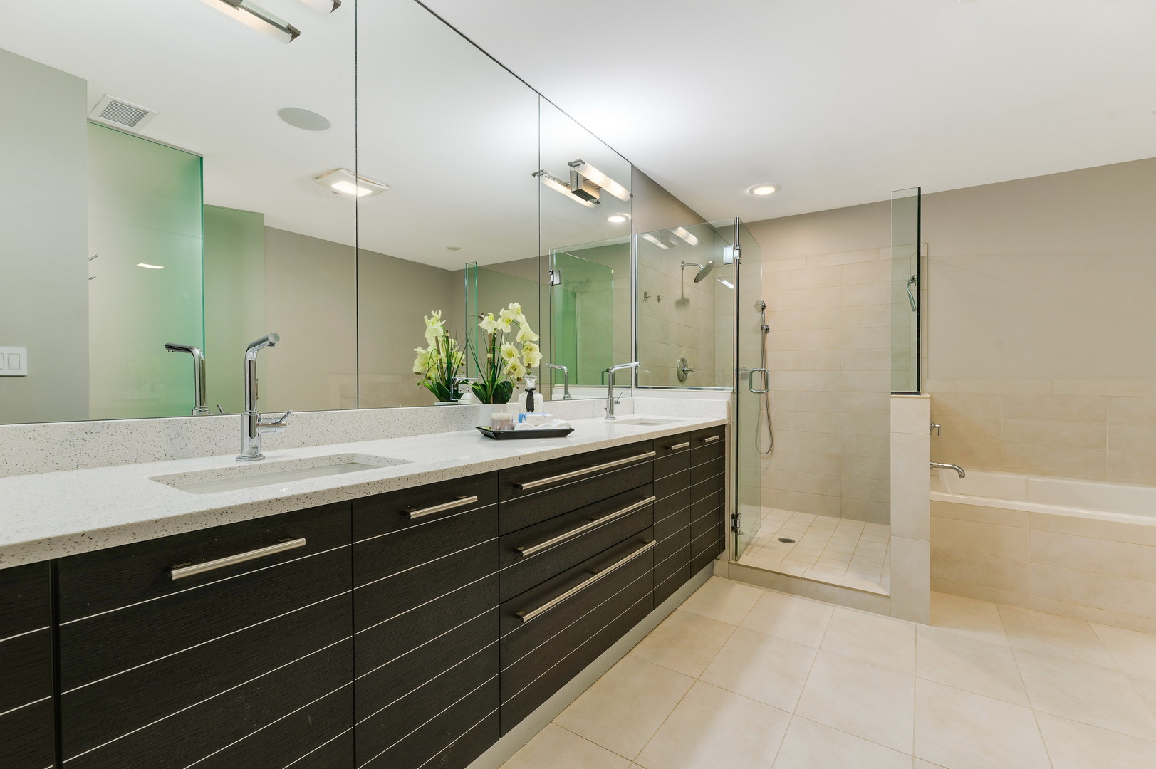 110 West Superior Street, Unit 2003 Chicago, IL 60654 - Photo 20 of 38